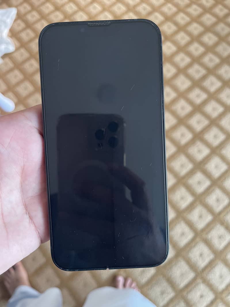 Apple iPhone 13 4