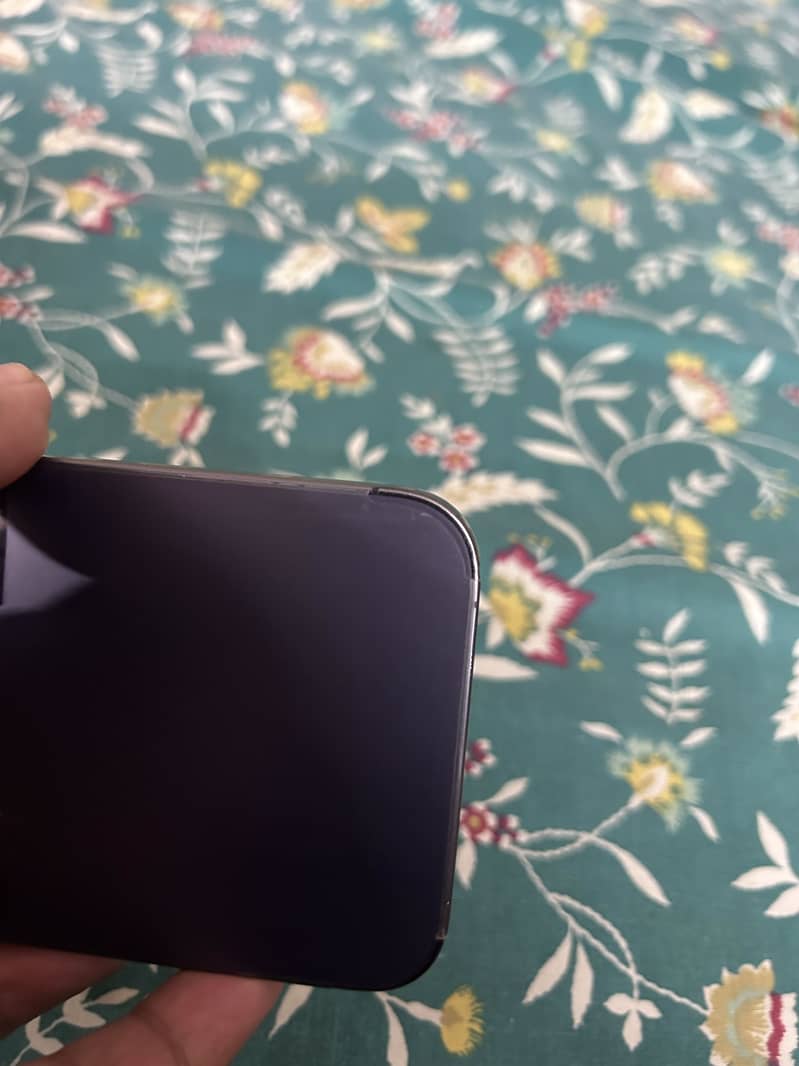 Apple iPhone 14 Pro Max 1