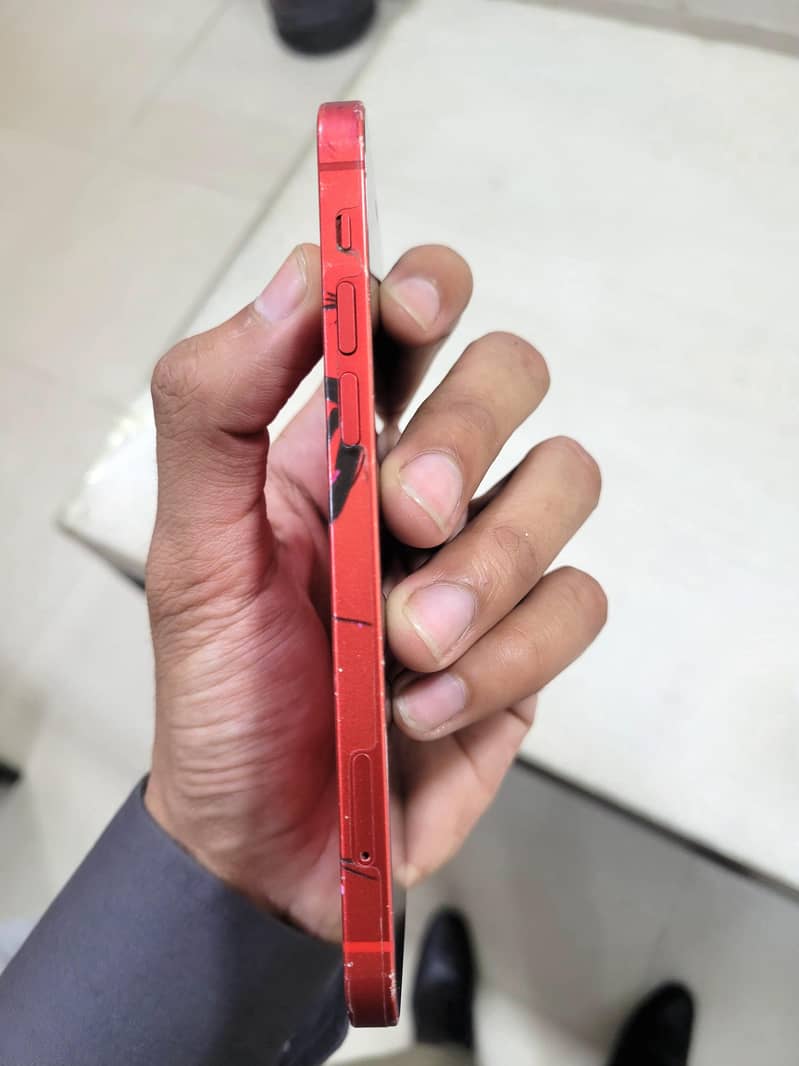 Apple iPhone 12 4