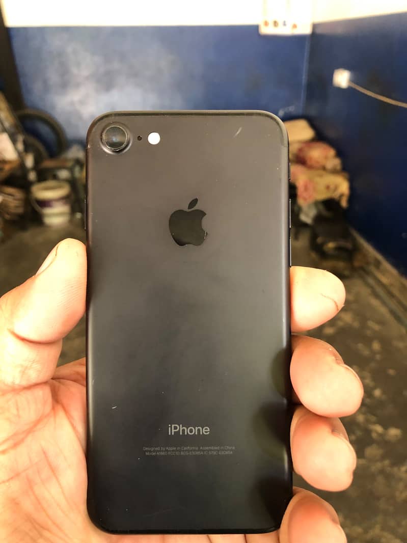 Apple iPhone 7 0