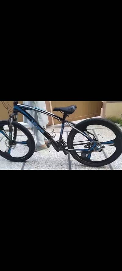 Full Size Cycle with Alloy rims front back disc brakes