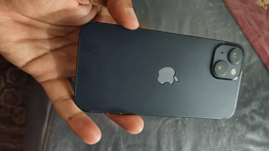 Apple iPhone 13 1
