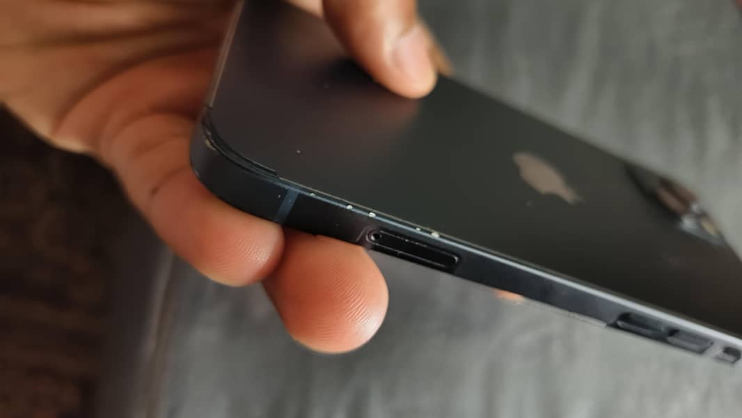 Apple iPhone 13 2