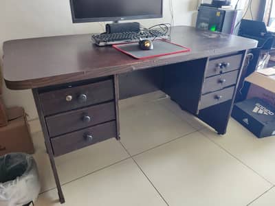 Office Table Rs. 9,000 & Office Chairs Rs. 15,000 - Urgent Sale - offers