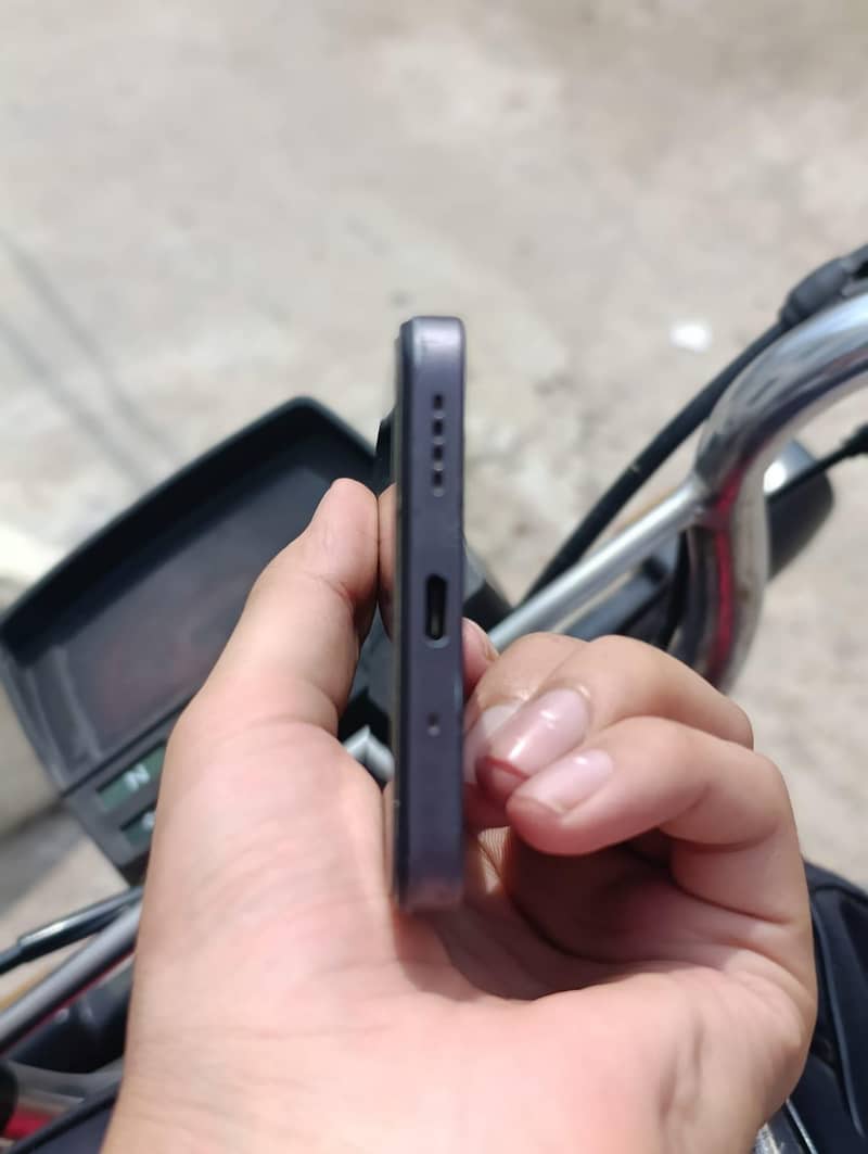 Realme C75 1