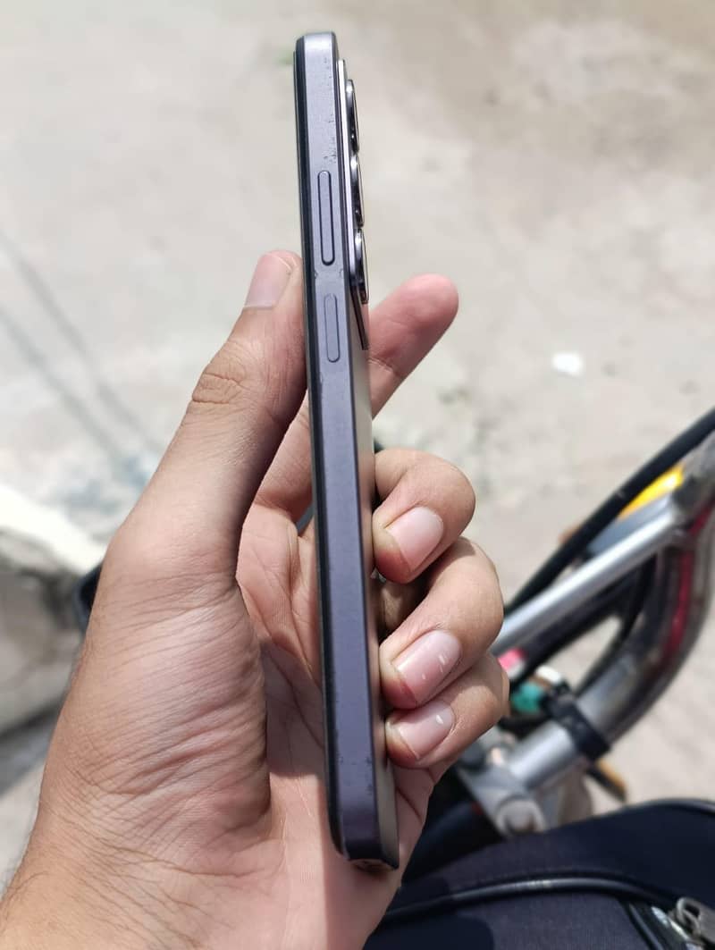Realme C75 4