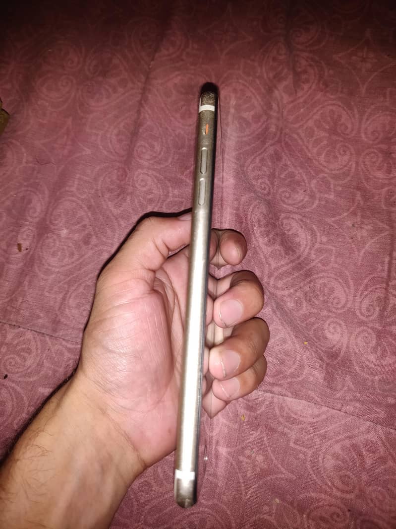 Apple iPhone 7 Plus 5