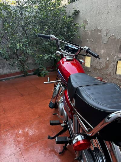 Honda 125cc motorcycle for sale my all WhatsApp no 032-543-455-68