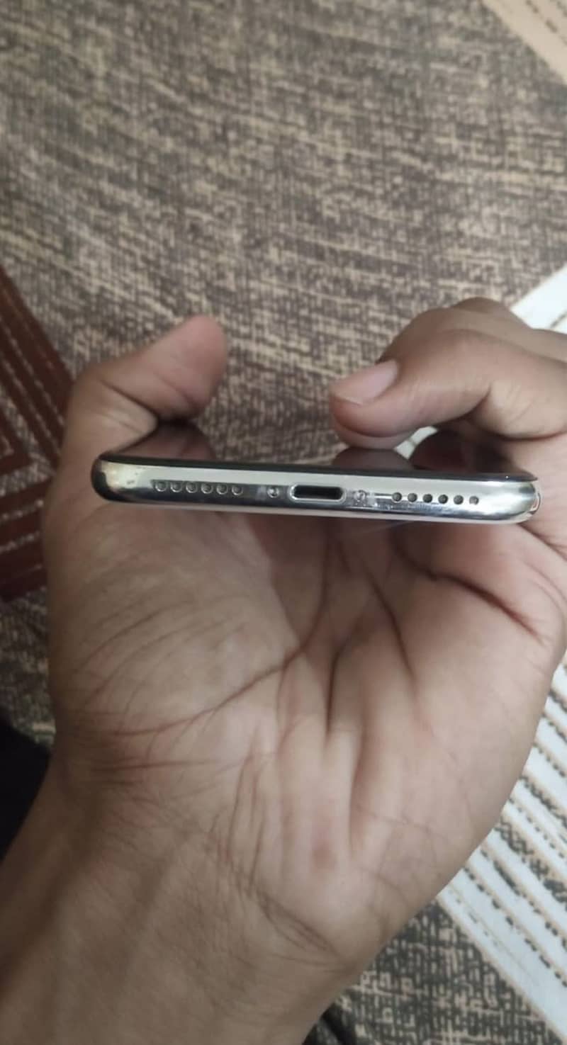 iPhone X 3