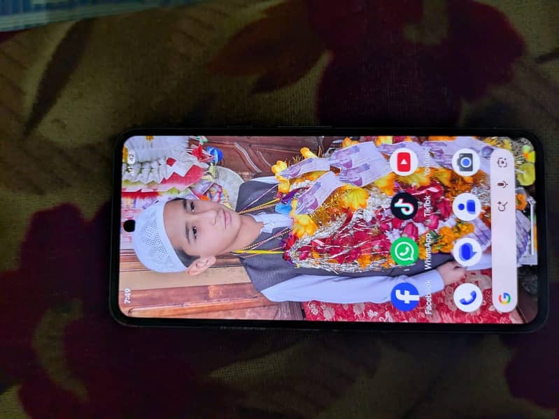 Google Pixel 8 4