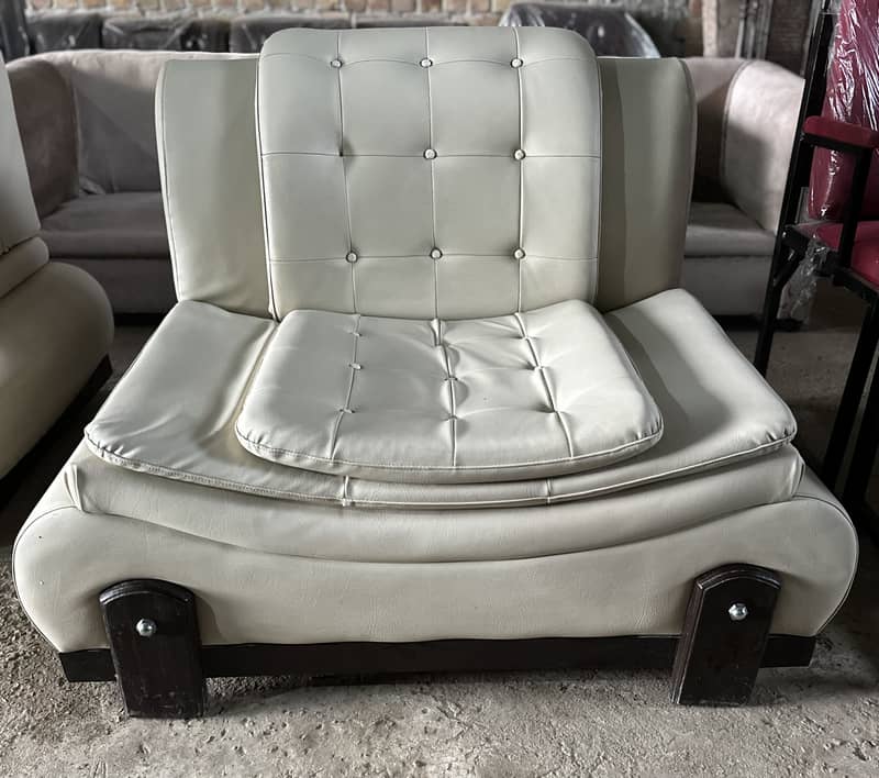 Sofas set hai lahtr maa 6