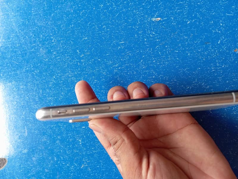 Apple iPhone X 3