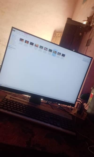 Core i3 2nd generation 128gb ssd and 4gb ram 24 inch LED Boderless