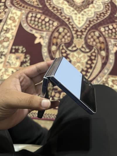 Samsung Mobile Z Flip 4