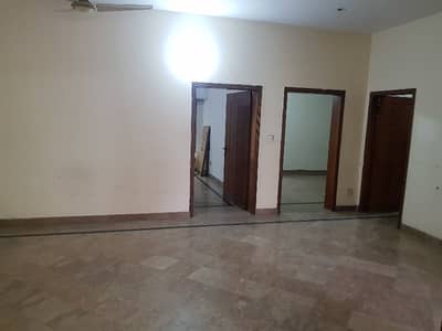 AHMED ASSOCIATES OFFERS 8 MARLA UPPER PORTION FOR RENT