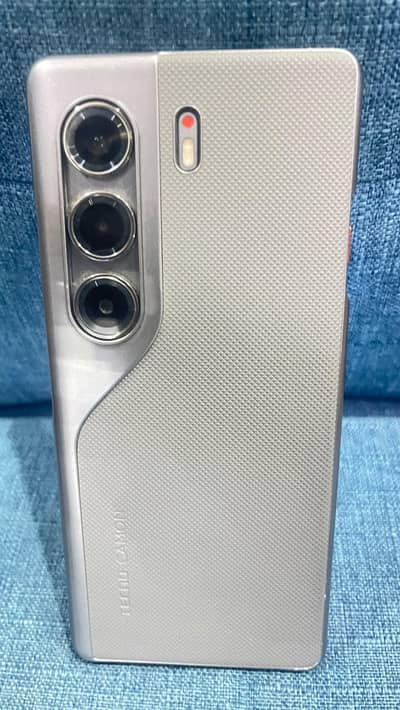 Tecno CAMON 40 Pro