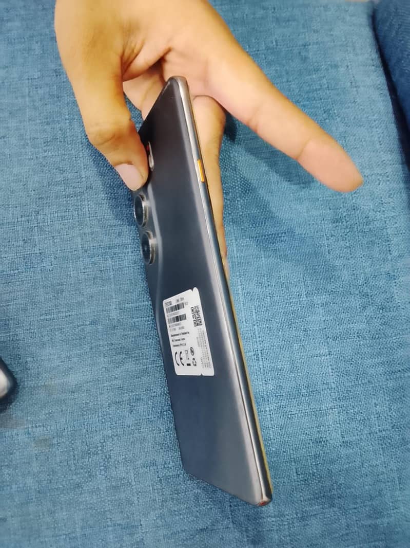 Tecno CAMON 40 Pro 6