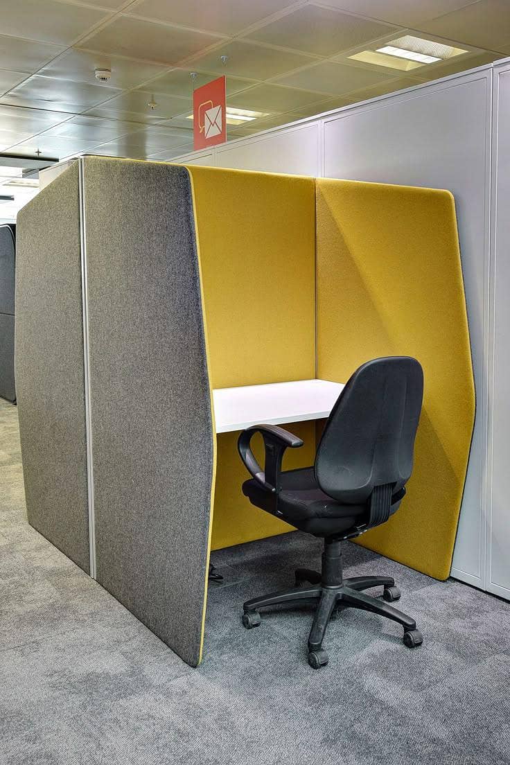 workstation/Cubical 19