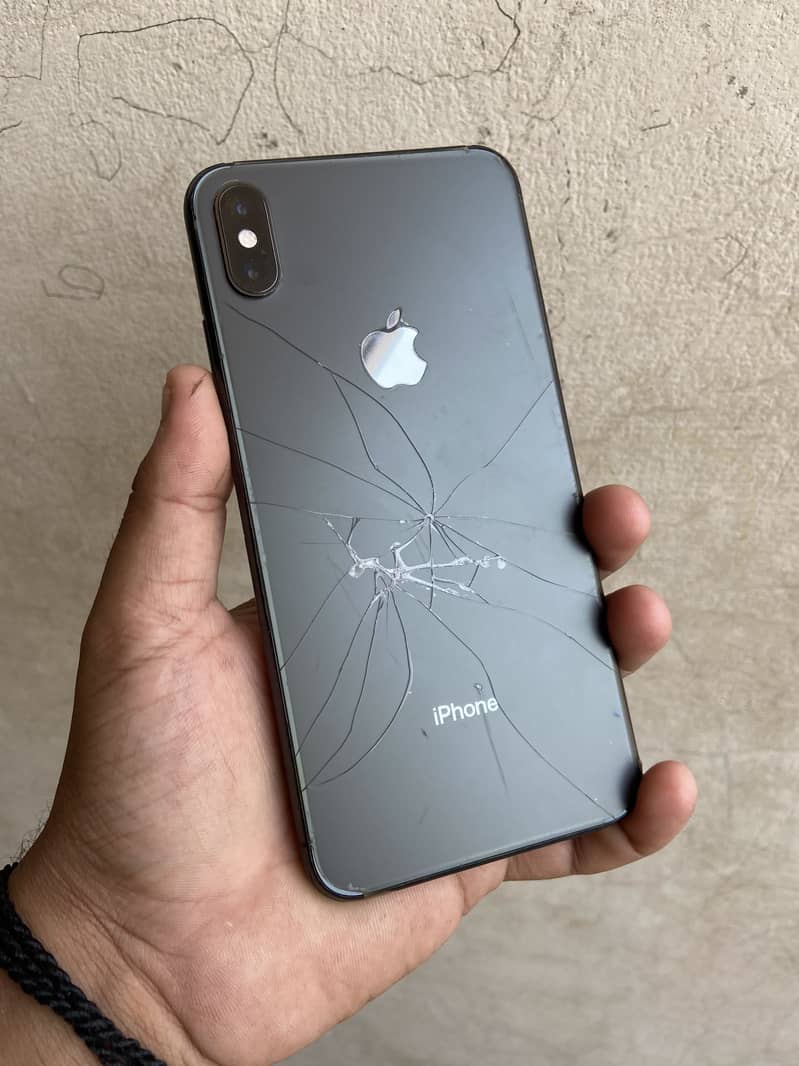 iPhone XS Max 0