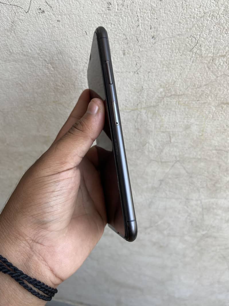 iPhone XS Max 6