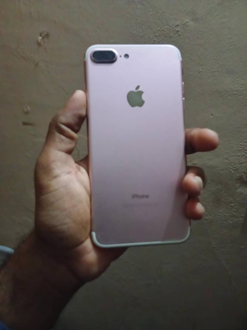 Apple iPhone 7 Plus 5