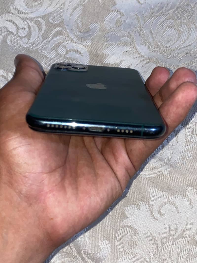 Apple iPhone 11 Pro Max 1