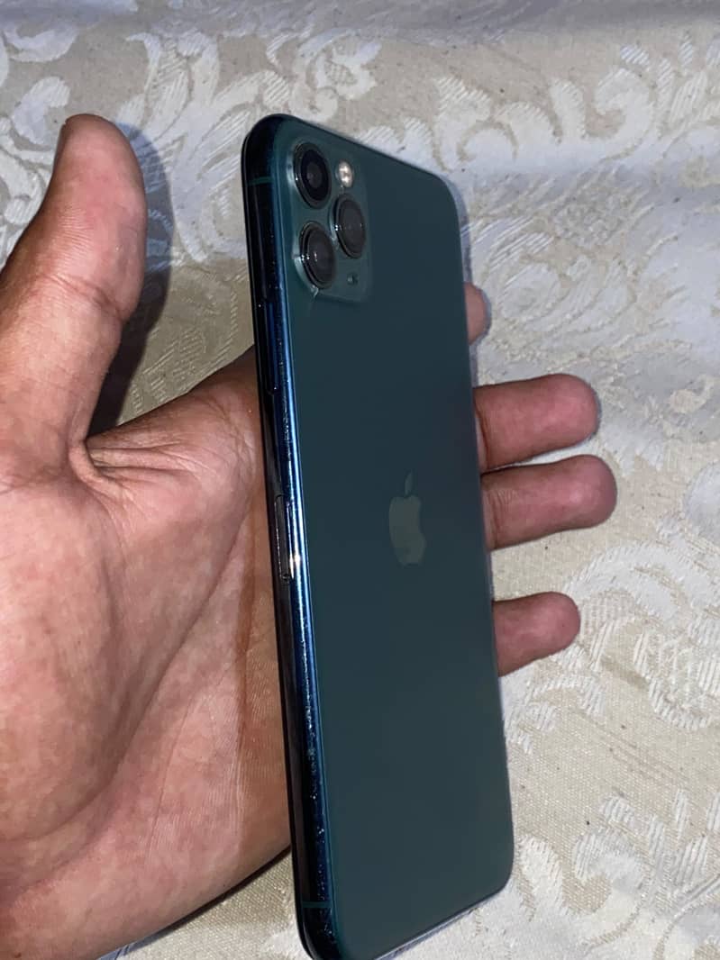 Apple iPhone 11 Pro Max 3