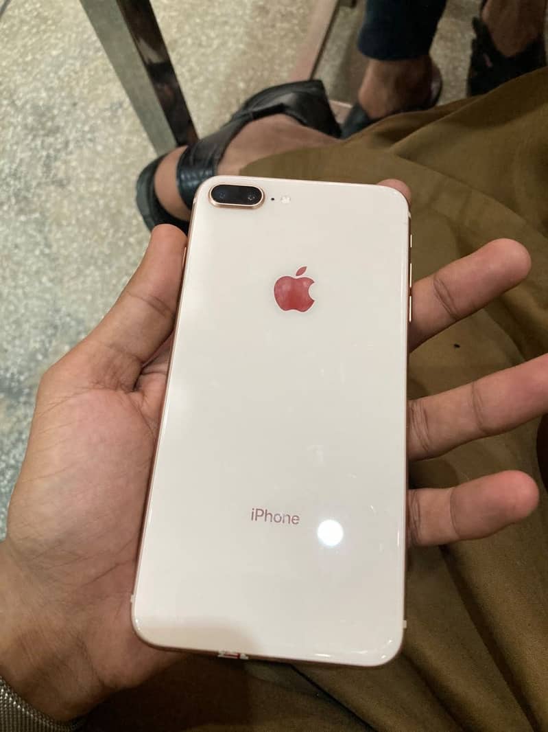 Apple iPhone 8 Plus 2