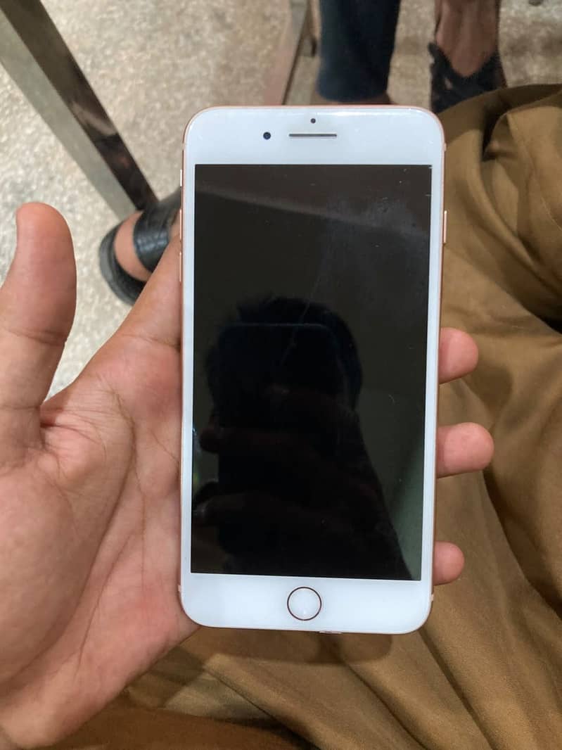 Apple iPhone 8 Plus 6