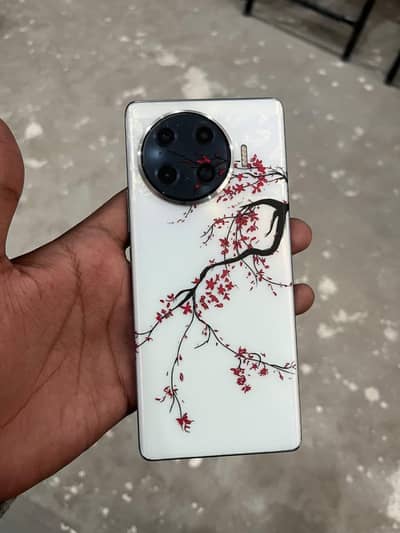 Tecno Spark 20 Pro Plus edge