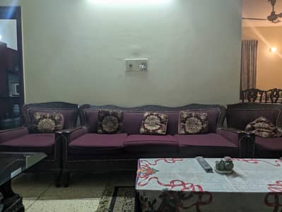 Title: Elegant 7-Seater Sofa Set with Center Table