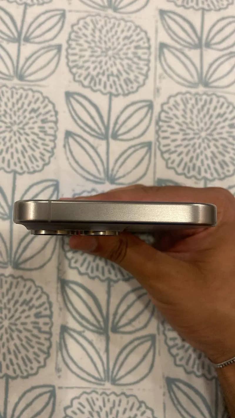 Iphone 15 pro max 3