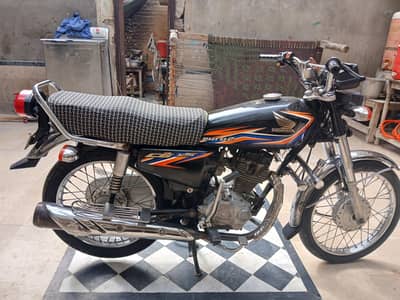 Honda CG125 2018 Model, Genuine Parts. *Cell No: 0303-6493035