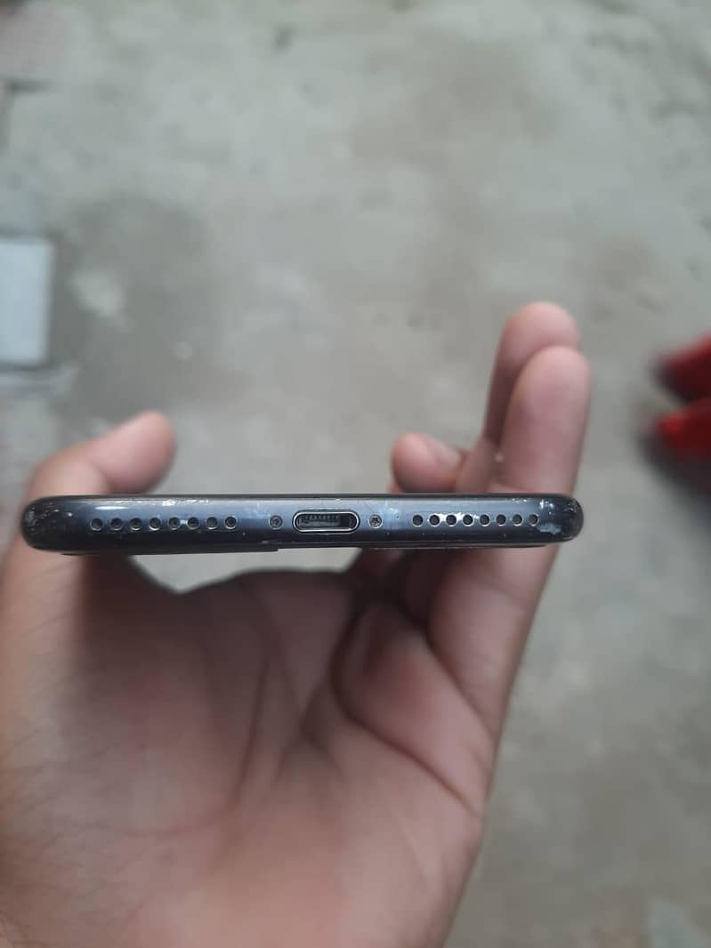 Apple iPhone 7 Plus 1