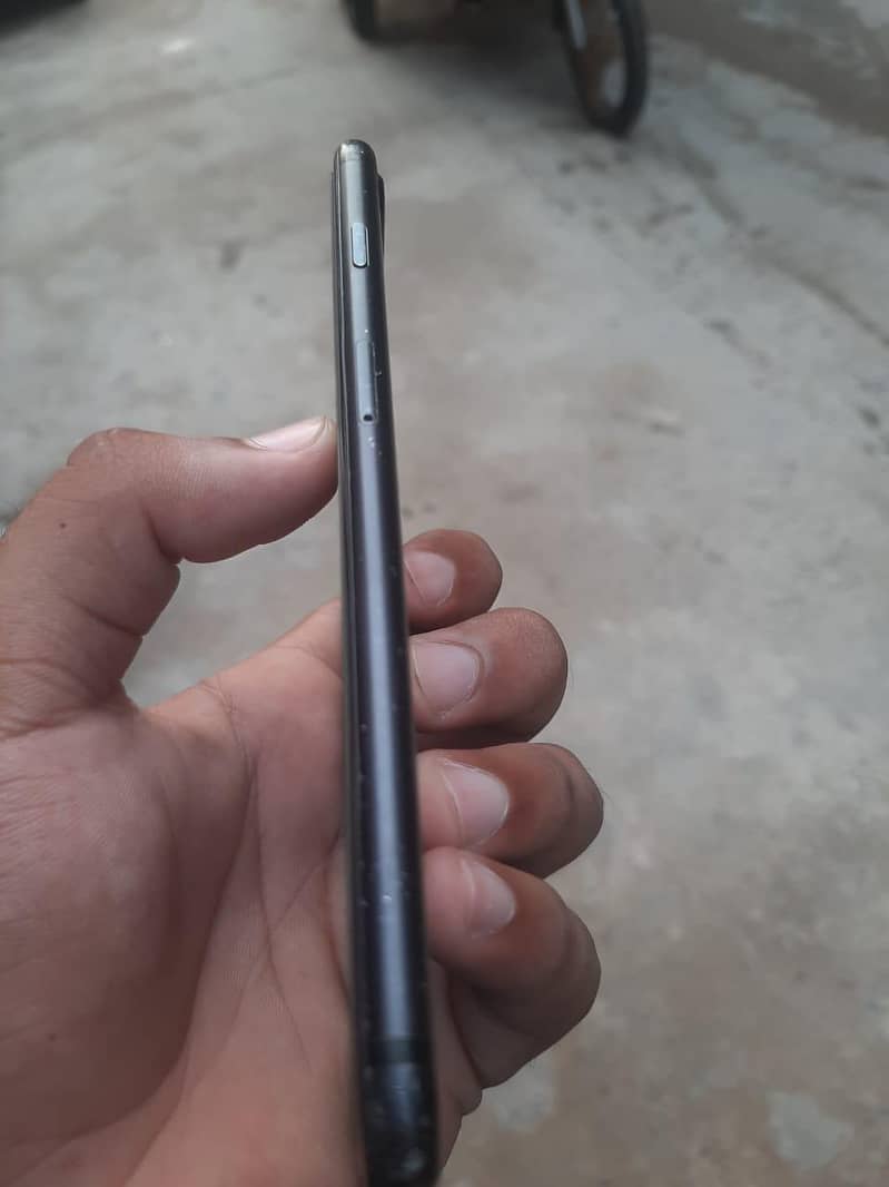 Apple iPhone 7 Plus 3