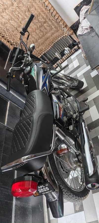 Hoda 125 Black