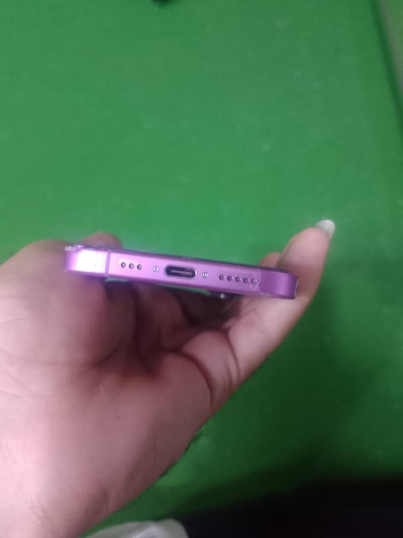 Apple iPhone 16 1