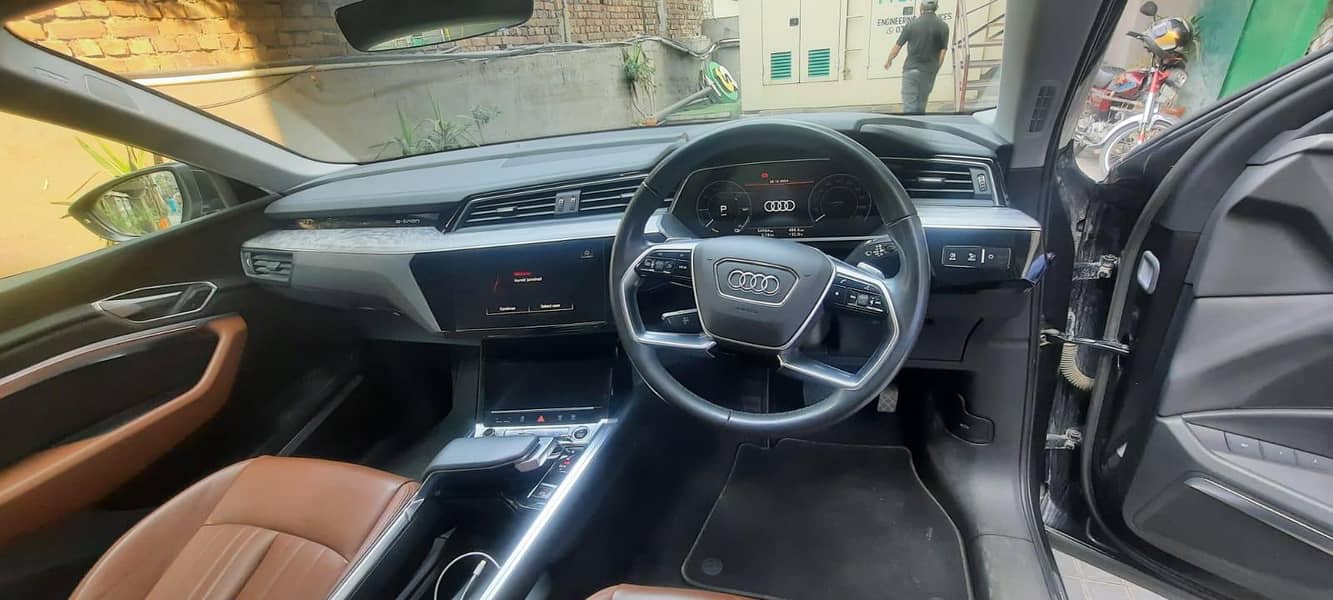 Audi E-Tron 50 3