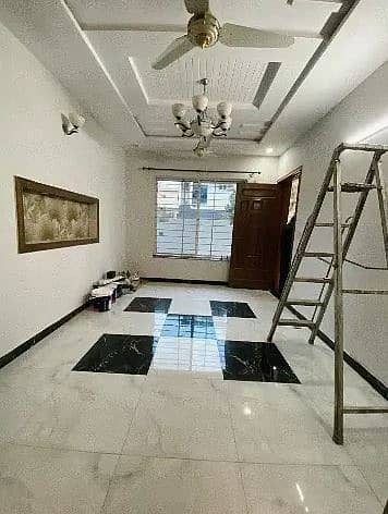 G 13 7 MARLA HOUSE AVAILABLE FOR RENT