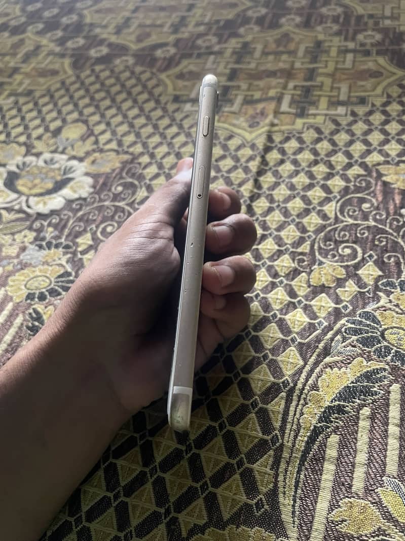 Apple iPhone 6S Plus 0