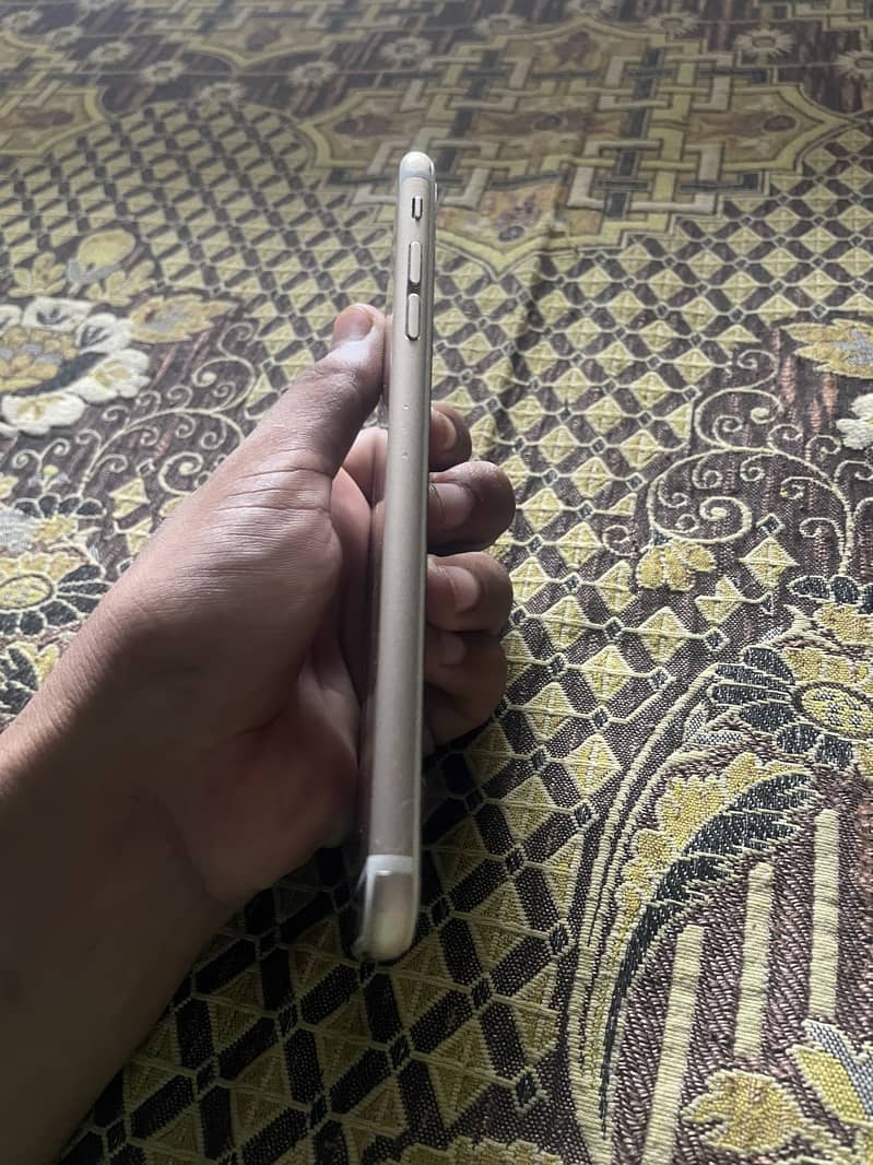 Apple iPhone 6S Plus 2