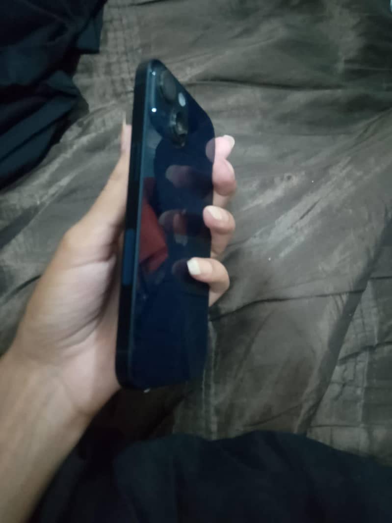 Apple iPhone 14 3