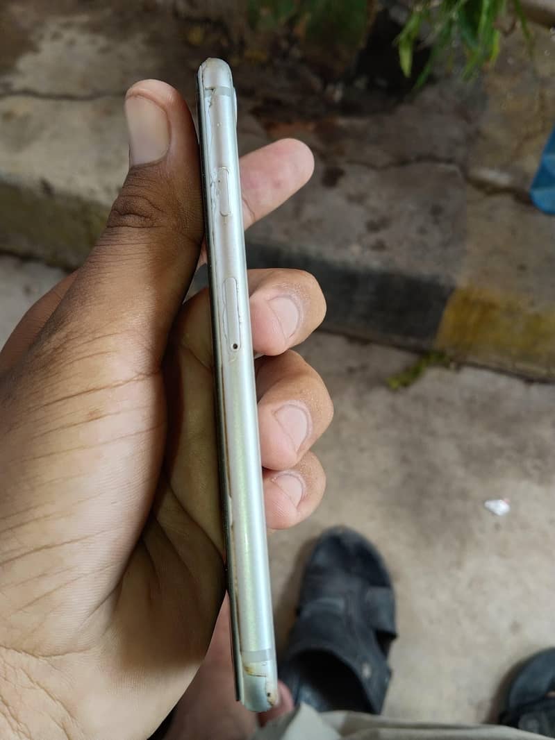Apple iPhone 8 0