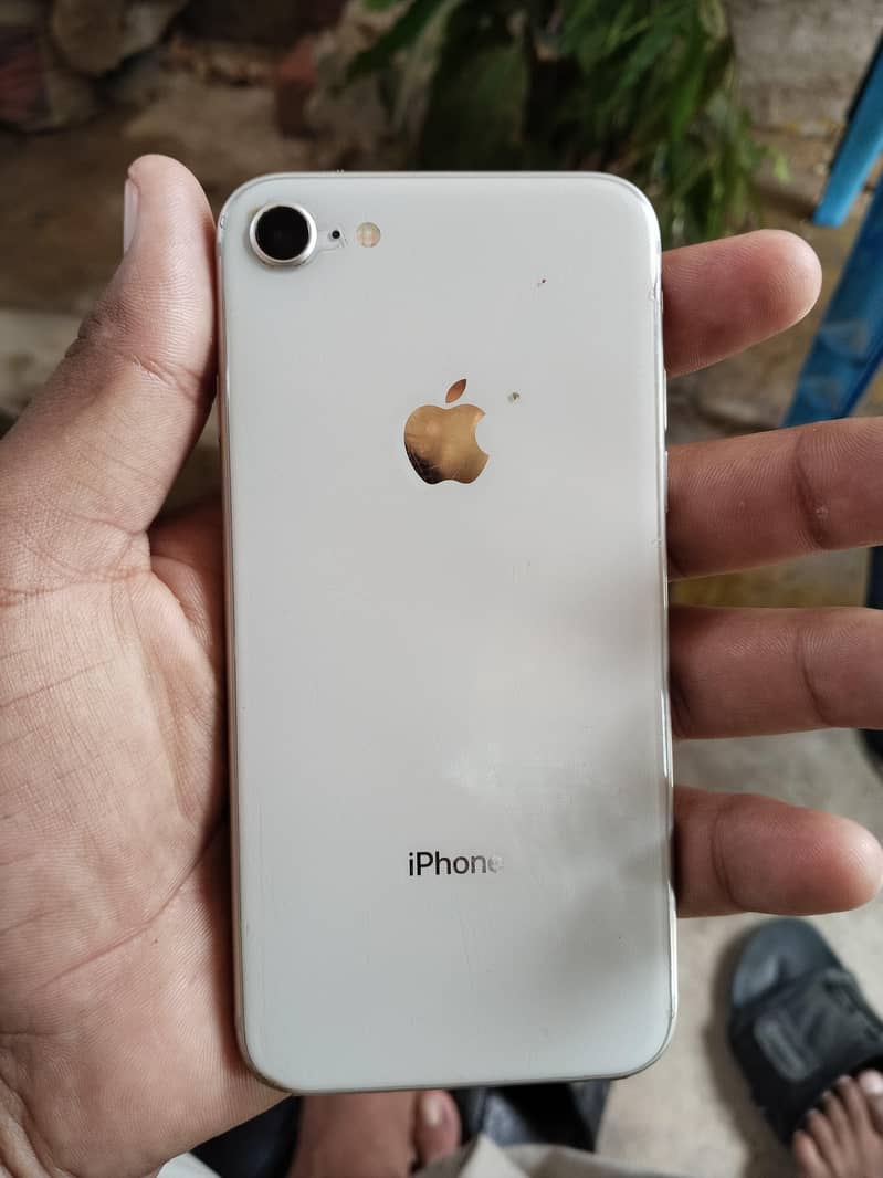 Apple iPhone 8 1