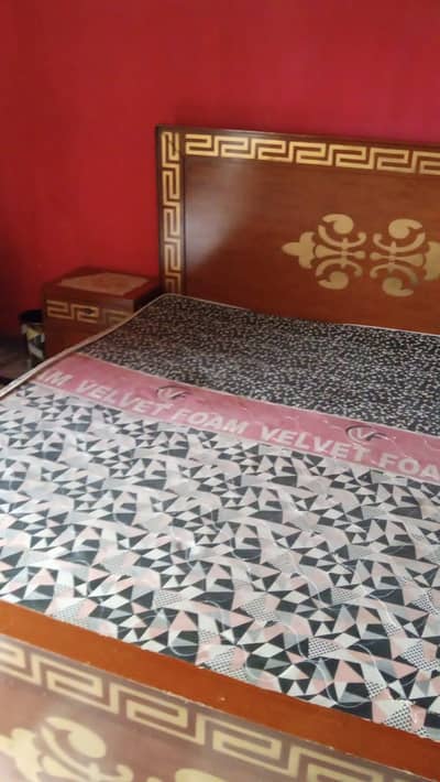 Bed Set Sale krna Without mattress Just bed Set