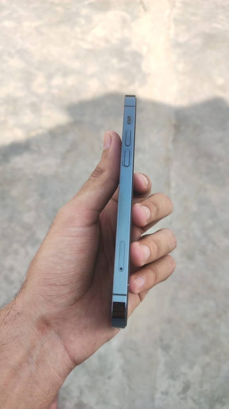 Apple iPhone 12 Pro 1