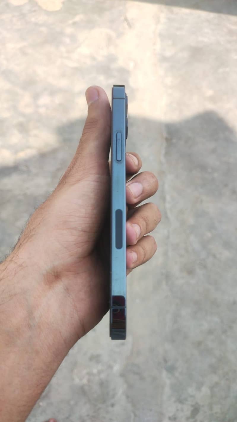 Apple iPhone 12 Pro 3