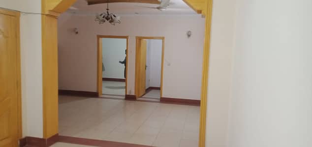 BEAUTIFUL 5 MARLA LOWER PORTION FOR RENT