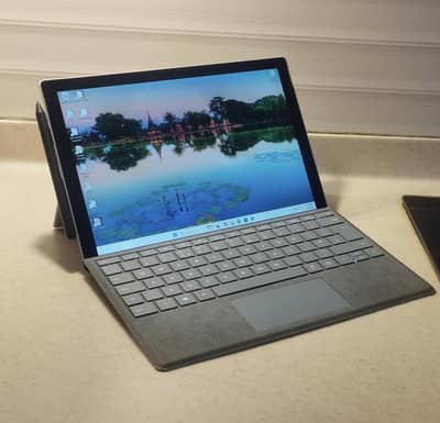 Microsoft Surface Pro 6 Core i5 | 8GB / 256GB + Pen & Keyboard