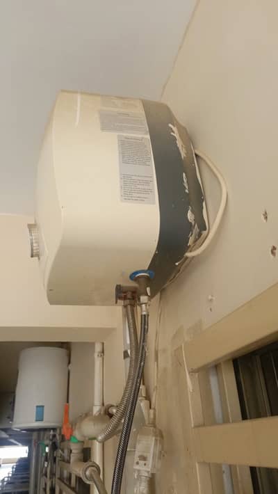 Electric geyser for sale urgent